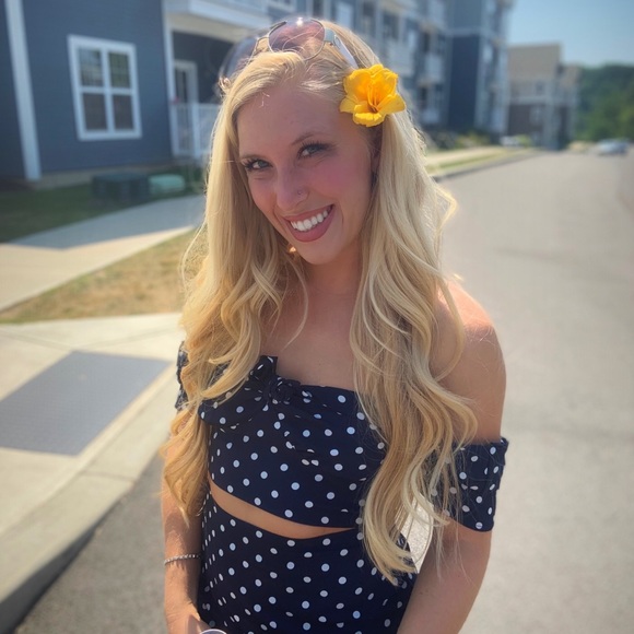 Meet your Posher, Leah - Picture 1 of 1